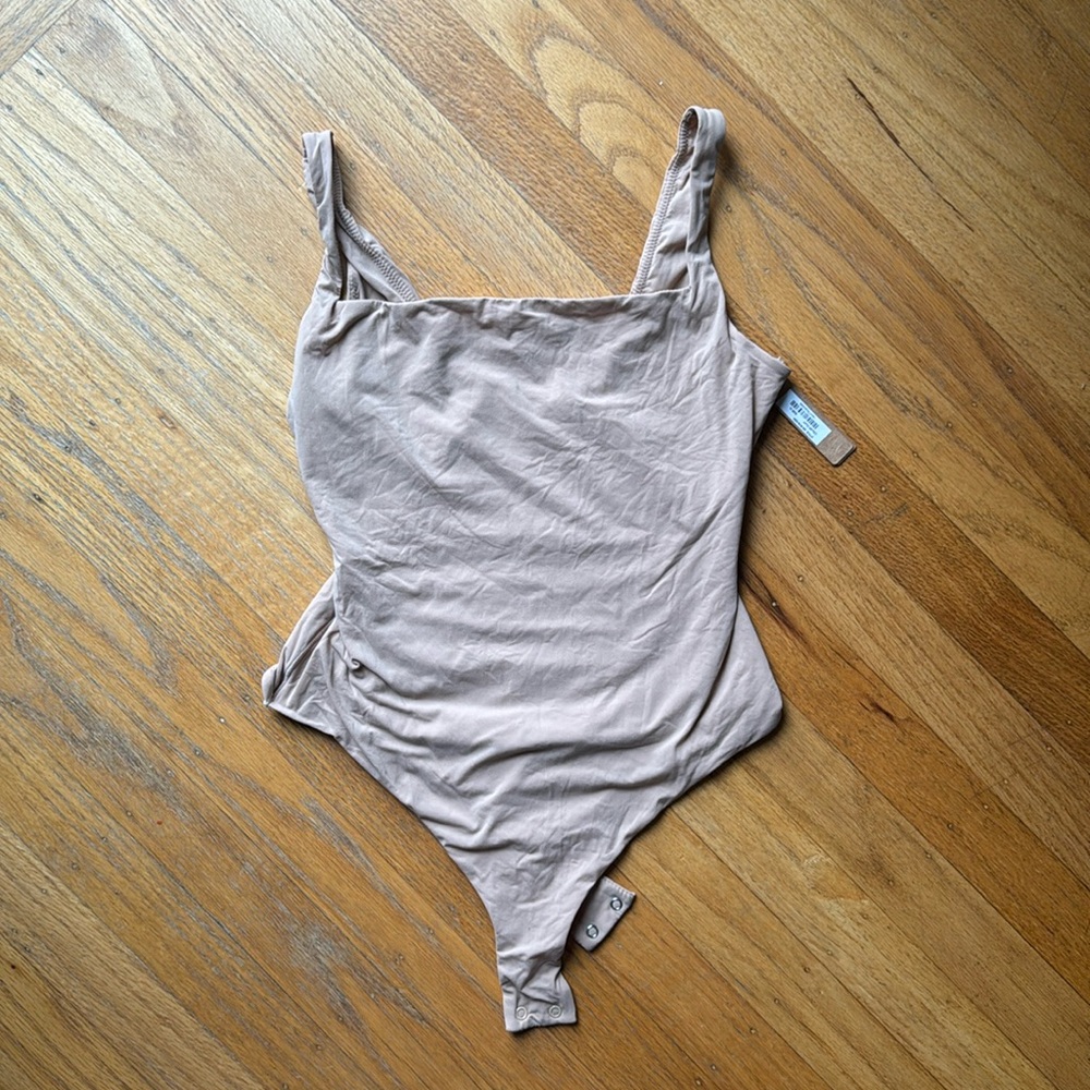 NWT Skims Fits Everybody Bodysuit in Clay